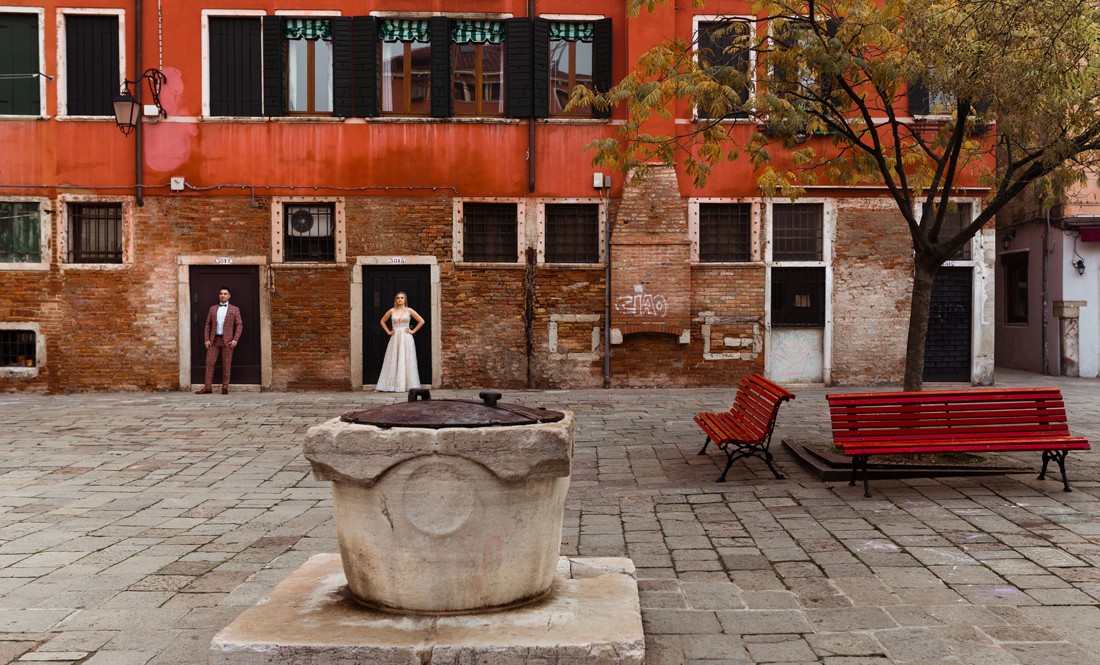 Wenecki plac i Młoda para podczas sesji