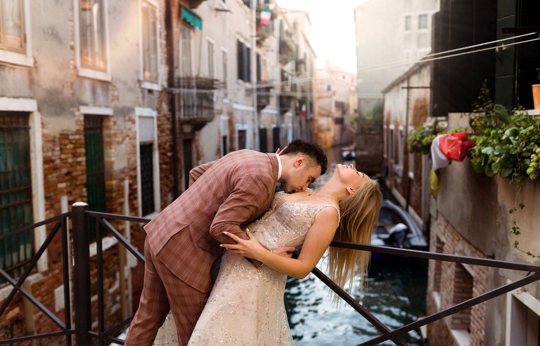 Sesja ślubna w Wenecji jesienią